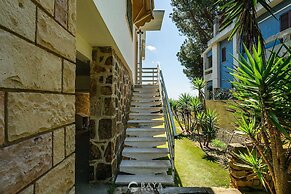 Seaside Villa Apartment With Beach Access