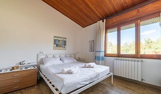 Seaside Villa Apartment With Beach Access