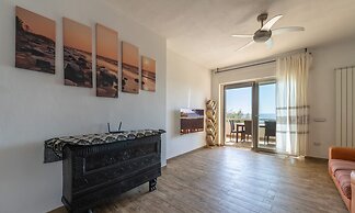 Seaside Villa Apartment With Beach Access