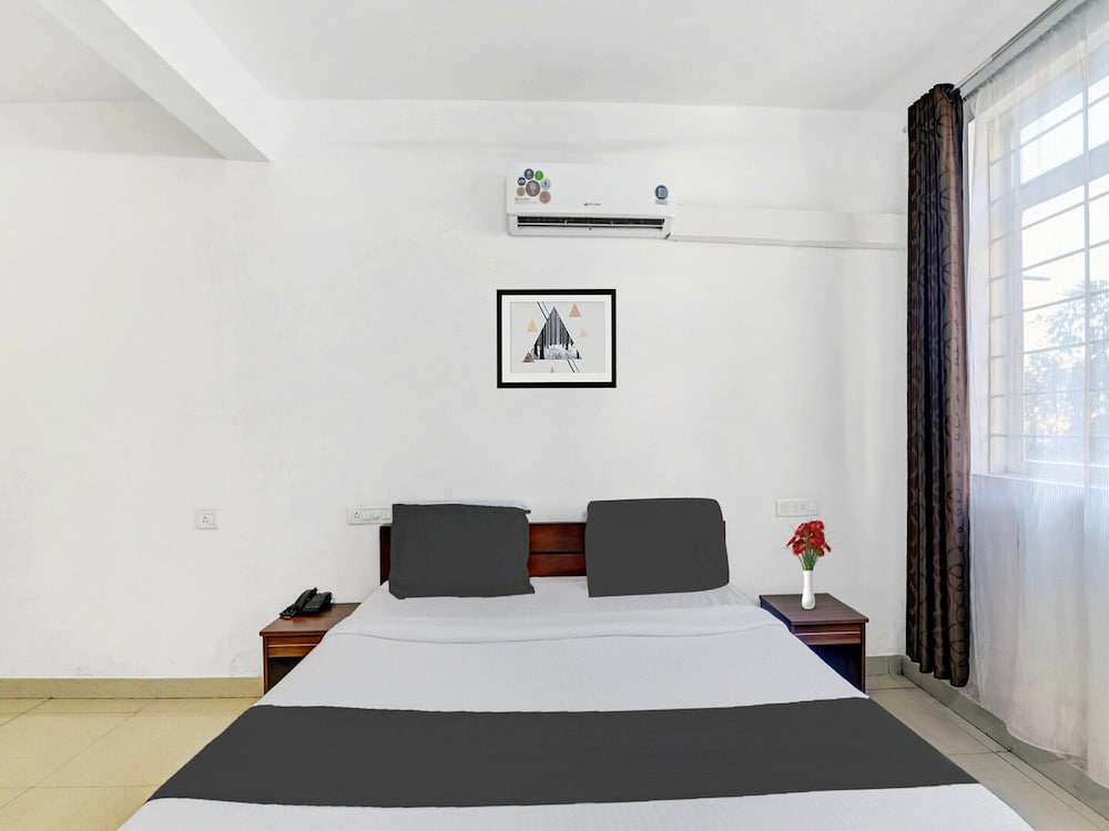 Classic With Balcony Madikeri City Center