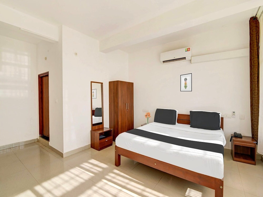 Classic With Balcony Madikeri City Center