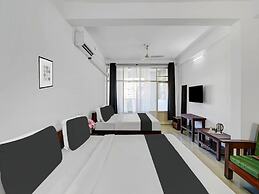 Classic With Balcony Madikeri City Center