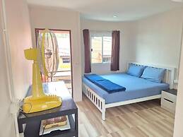 Sairee Center Guesthouse