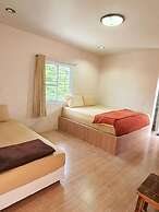 Sairee Center Guesthouse