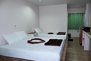 Sairee Center Guesthouse