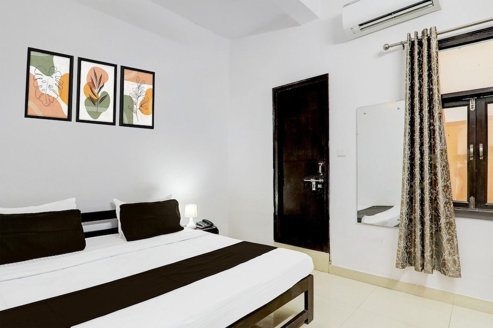 Saver Double Hotel Parijat