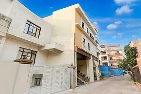 Saver Double Hotel Parijat