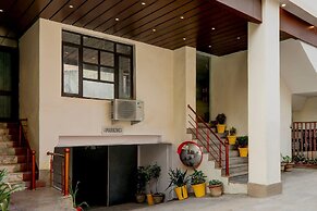Saver Double Hotel Parijat
