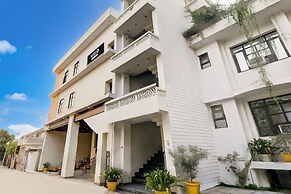 Saver Double Hotel Parijat
