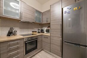 Artline Residence in Acropolis District
