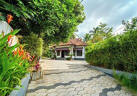 POP Tavern Pool Villa by VOYE HOMES