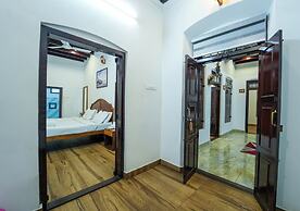 POP Tavern Pool Villa by VOYE HOMES