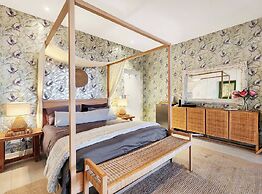 Room-private Luxury Winter Escape Design