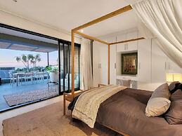 Room-private Luxury Winter Escape Design