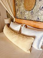 Room-luxury Couples Suite Ocean View &