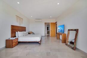 Stunning & Beautiful House With Private Pool
