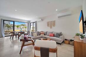 Stunning & Beautiful House With Private Pool