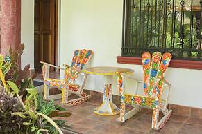 Stunning Suite 104 Walking Distance to the Beach