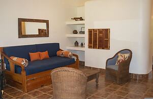 Stunning Suite 104 Walking Distance to the Beach