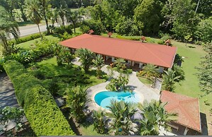 Stunning Suite 104 Walking Distance to the Beach