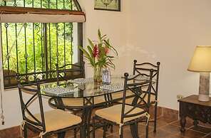 Stunning Suite 104 Walking Distance to the Beach