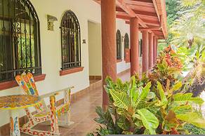 Stunning Suite 104 Walking Distance to the Beach