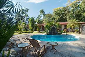 Stunning Suite 104 Walking Distance to the Beach