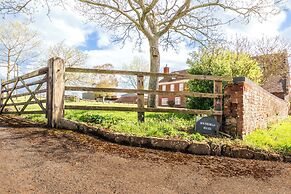 Stunning Five BD Home Near Tewkesbury