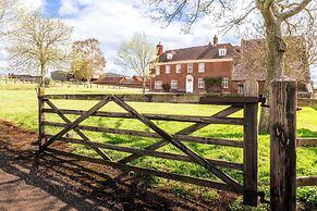Stunning Five BD Home Near Tewkesbury