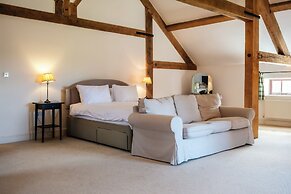 Stunning Five BD Home Near Tewkesbury