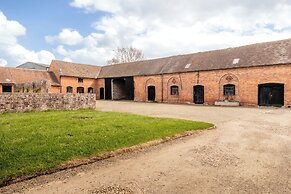 Stunning Five BD Home Near Tewkesbury
