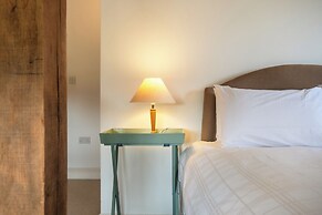 Stunning Five BD Home Near Tewkesbury