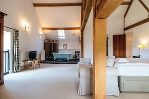 Stunning Five BD Home Near Tewkesbury
