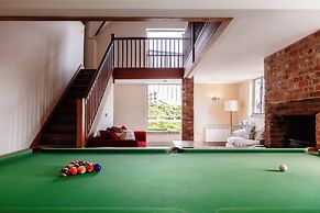 Stunning Five BD Home Near Tewkesbury