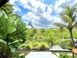 MAXY Guest House