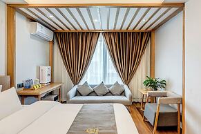 Happy Dragon Saga Hotel