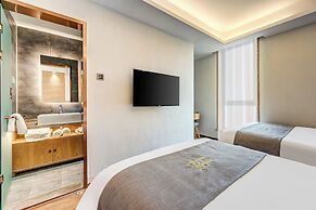 Happy Dragon Saga Hotel