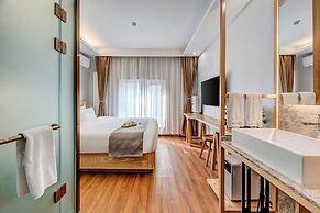 Happy Dragon Saga Hotel