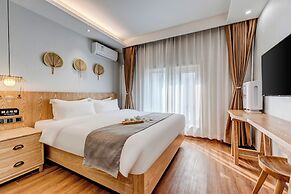 Happy Dragon Saga Hotel