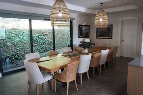 Room-the Yellow-tail Room