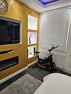 Denhomes Luxury Flat