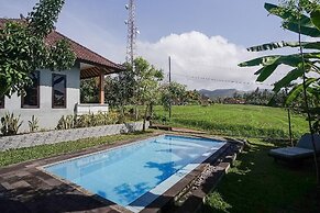 Mejan Beach Home Stay