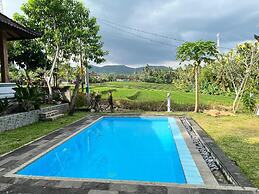 Mejan Beach Home Stay