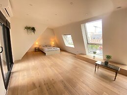 Modern Antwerp City Centre Stay
