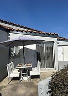 Sunlit Duplex Maisonette Near the Beach