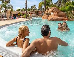 Spacious Beachside Family Stay