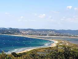 Spacious Beachside Family Stay