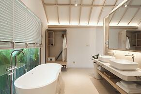 Carabeach Retreat