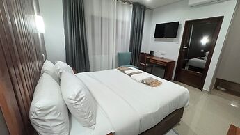 Raintree Hotel