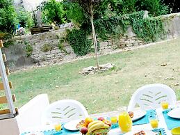 Cosy Village Retreat in Barjac